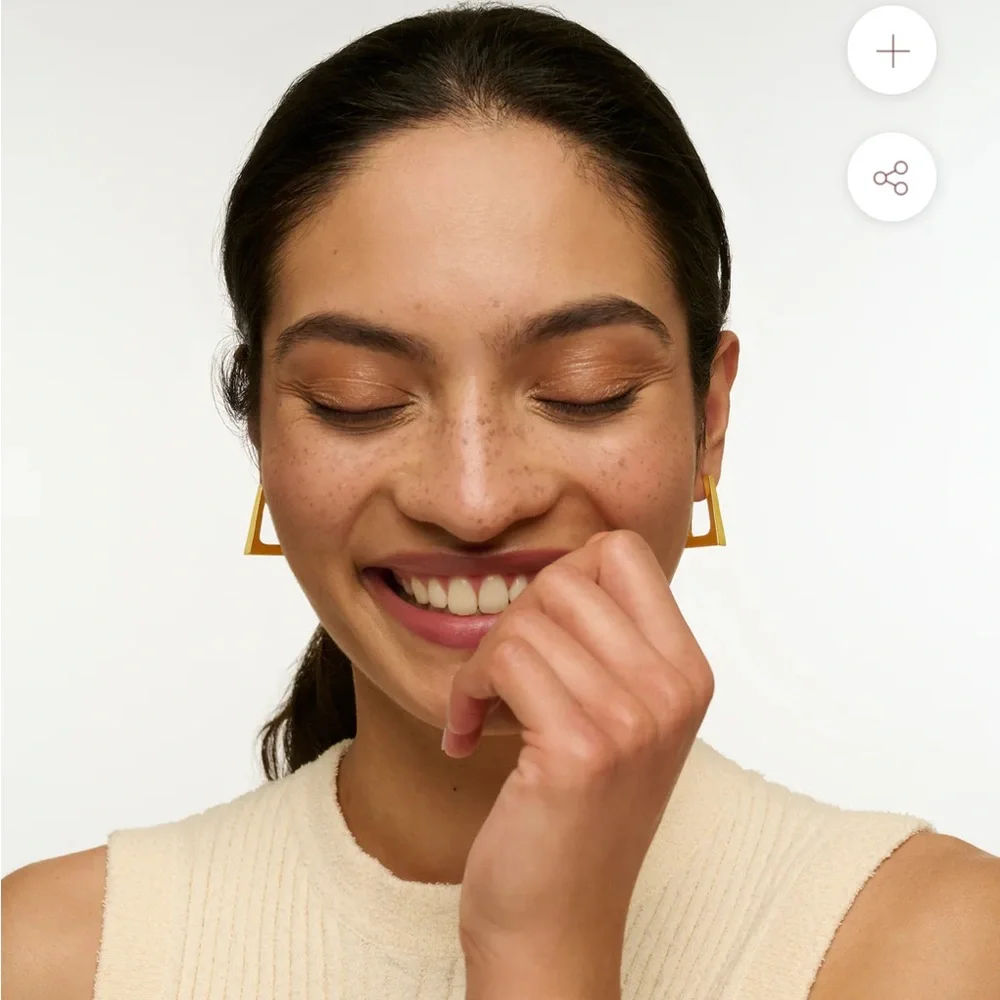 Spells of Love ‘Alia’ Yellow Gold Hoops ASO Catherine, Princess of Wales - Picture 3 of 14